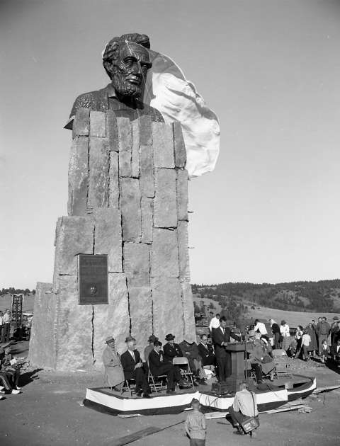 Robert Russin’s monumental bust of Lincoln was unveiled at the summit of U.S. 30 between Cheyenne and Laramie in 1959, to commemorate the former president’s 150th birthday. In 1969 it was moved about a mile to a rest area on the new Interstate 80. University of Wyoming photo service. Robert Russin’s monumental bust of Lincoln was unveiled at the summit of U.S. 30 between Cheyenne and Laramie in 1959, to commemorate the former president’s 150th birthday. In 1969 it was moved about a mile to a rest area on the new Interstate 80. University of Wyoming photo service.